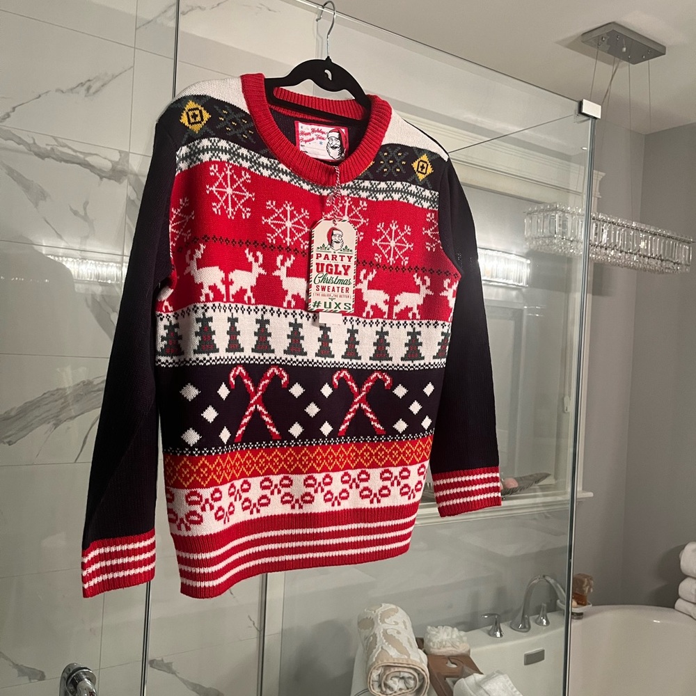 Nice 🎄tasteful not ugly Christmas sweater🎄 new with tags size extra large🎄